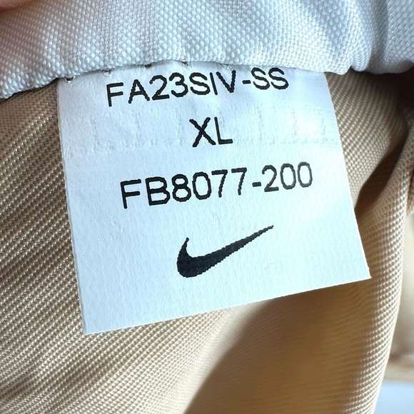 Nike Air Womens Mod Crop Jacket Size XL Windbreaker Utility Gorpcore Lightweight - Picture 11 of 14